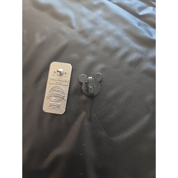 WDW - Hidden Mickey Pin Series III - DAD With Mouse Ears Disney Pin - Picture 2 of 2